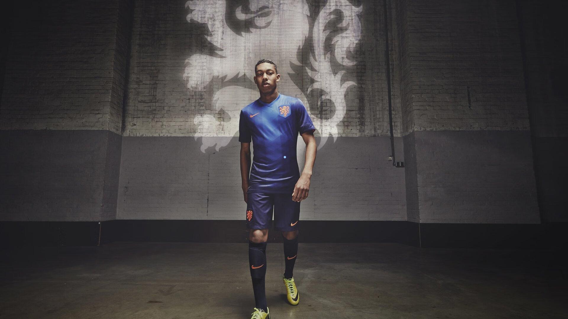 ATP香港公开赛资格赛，新星周意连下十局横扫对手 强势晋级决胜轮冲击正赛席位